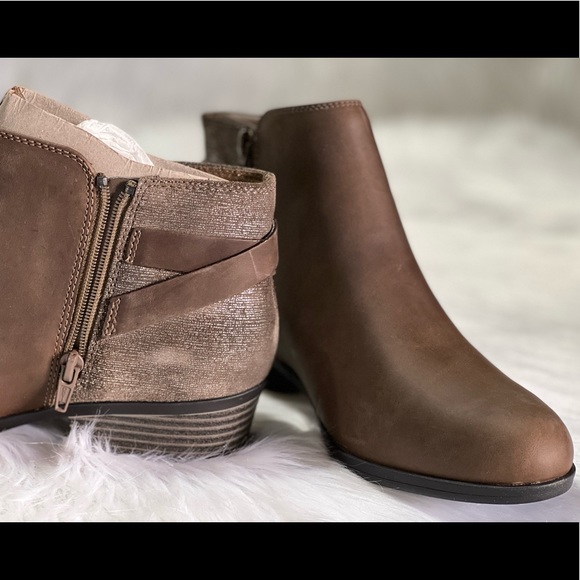 New Clarks Women's, Addiy Kara Ankle Boot - Picture 7 of 15